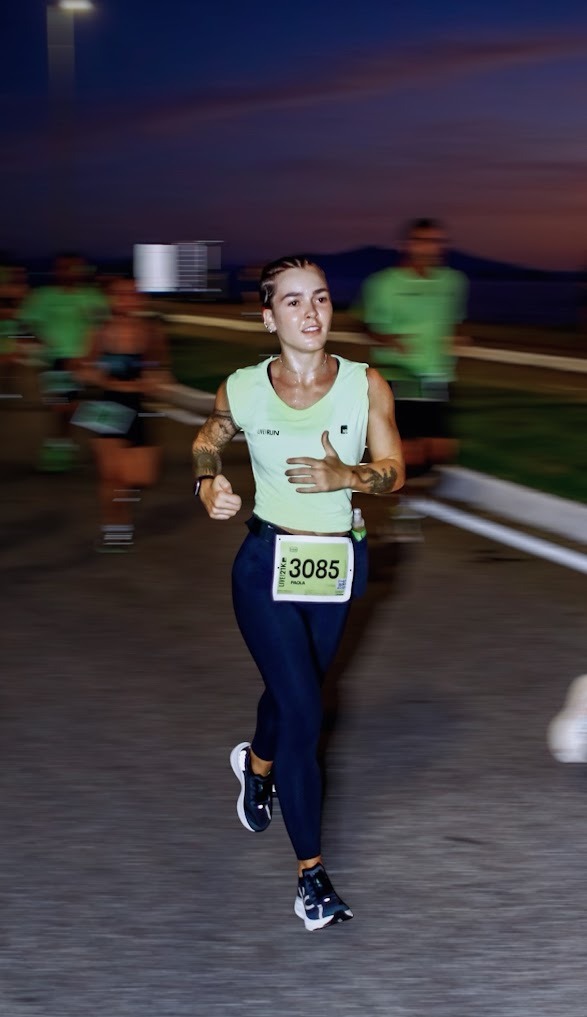 Paola correndo